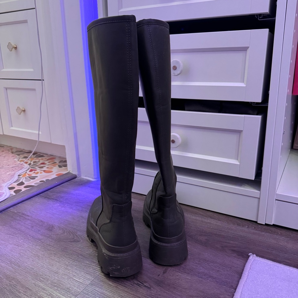 BOUTIQUE Olive Green Knee-High Chunky Sole Military Combat Flat Boots - Picture 10 of 11